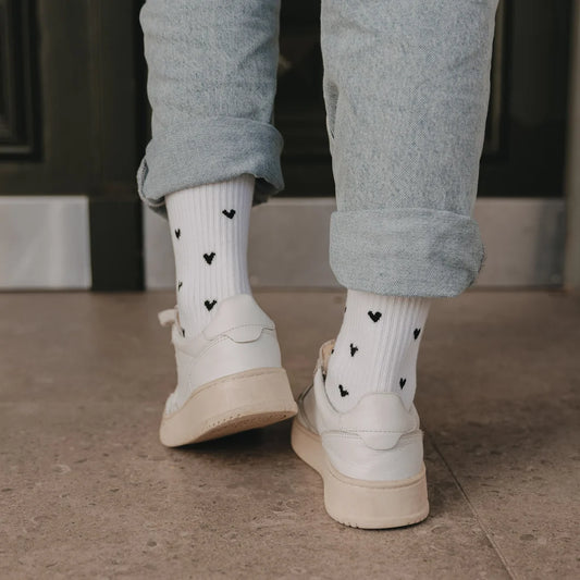 Eulenschnitt Kindersocken weiß Allover Herzen schwarz